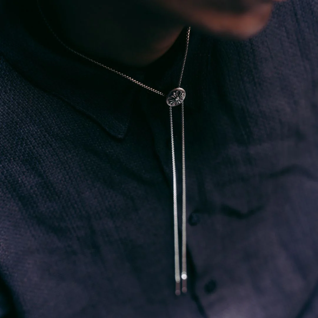 CLÀT Gothic Cross Pendant - Image 4